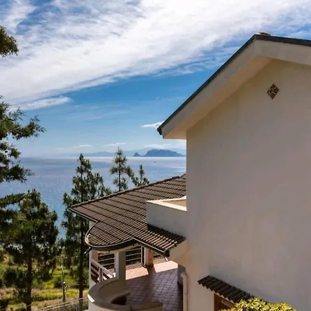 Villa's On The Beach, Swimming Pool A/c Feriehus