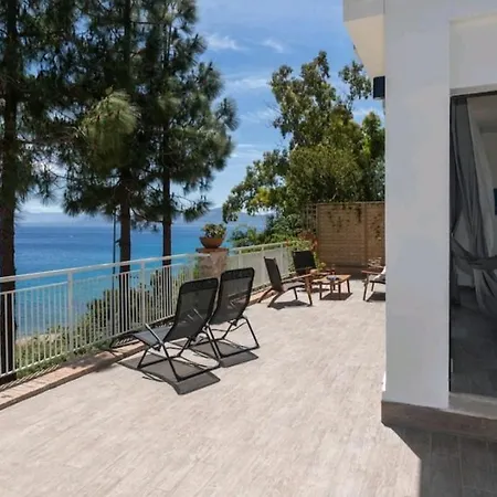 Dom wakacyjny Villa's On The Beach, Swimming Pool A/c *